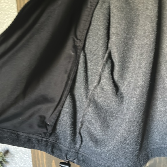 Columbia Men’s Lightweight Jacket - Picture 4 of 5